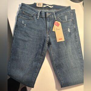 NWT! Levi’s 711 Skinny Jeans size W26 L32 NEW